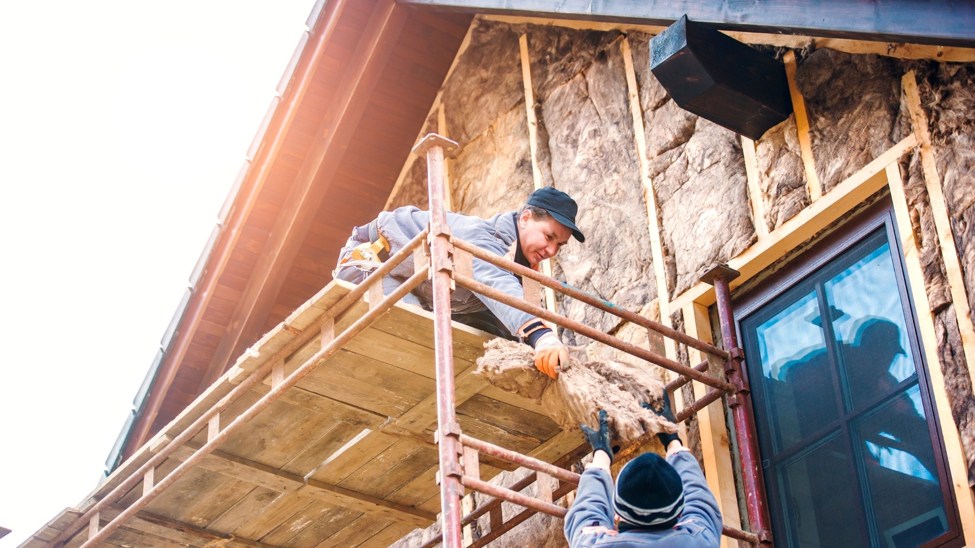 Wełna mineralna w ścianach działowych – jaka gęstość daje realny efekt akustyczny?