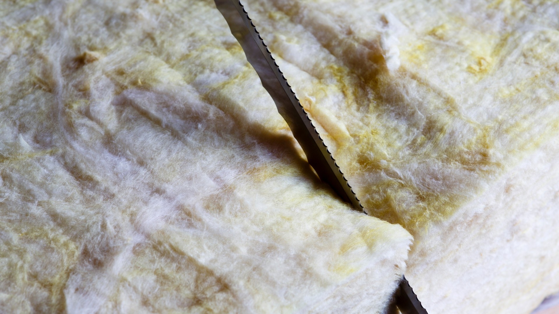 Czy wełna mineralna gnije? Tłumaczymy popularne mity o wełnie