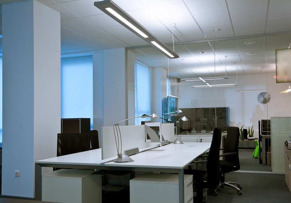 Sufity podwieszane – wszystko, co musisz wiedzieć, aby kupić pewny produkt