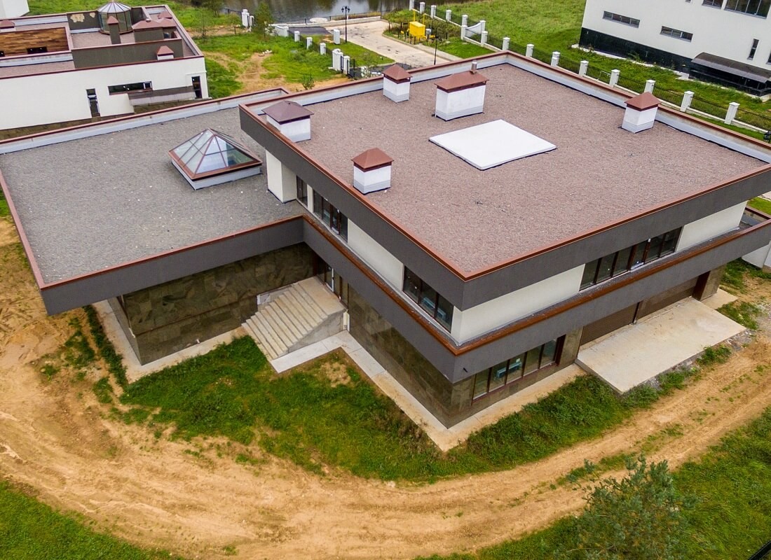 Izolacja dachu płaskiego – sprawdź, które materiały sprawdzą się najlepiej