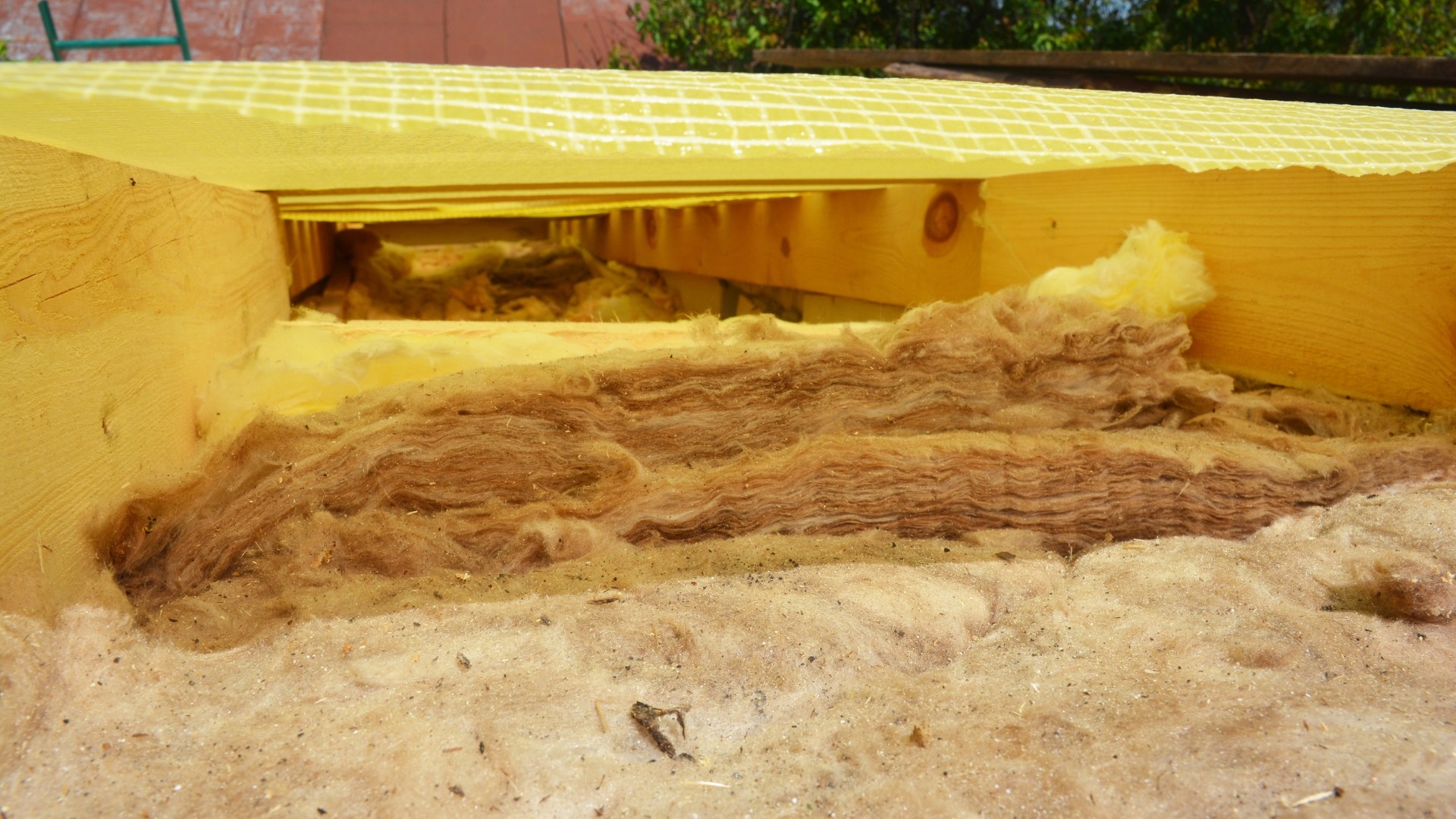 Wełna dachowa – skuteczna izolacja dla każdego typu dachu